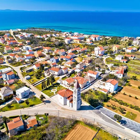 Ana - Happy Privlaka (Zadar)